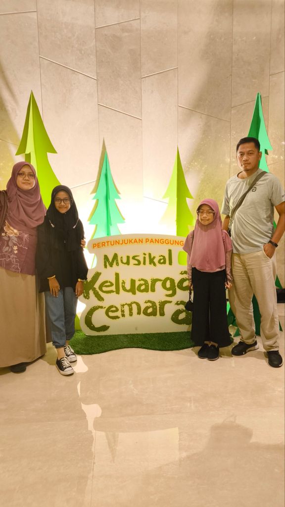 Menonton Musikal Keluarga Cemara di Ciputra Artpreneur