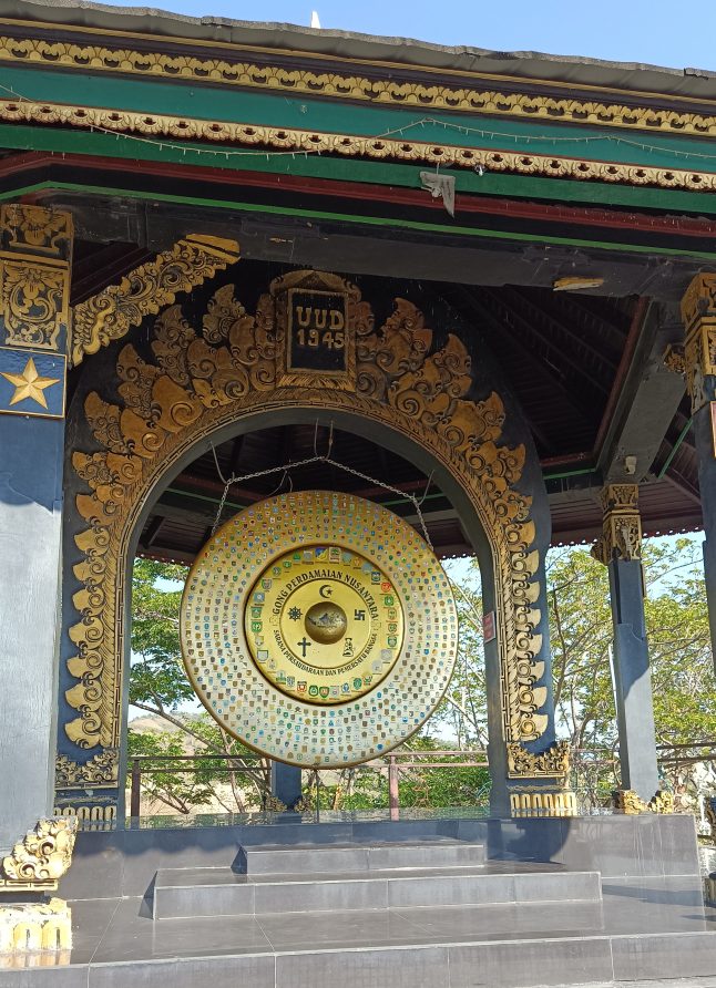 Gong Perdamaian di Kompleks Monumen Nosarara Nosabatutu Palu