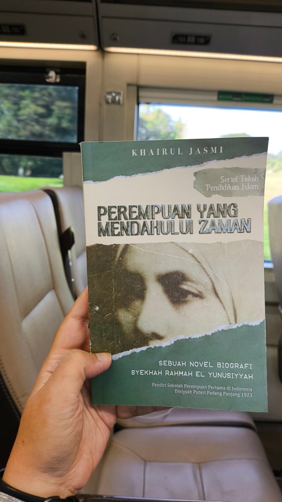 Buku Perempuan Yang Mendahului Zaman