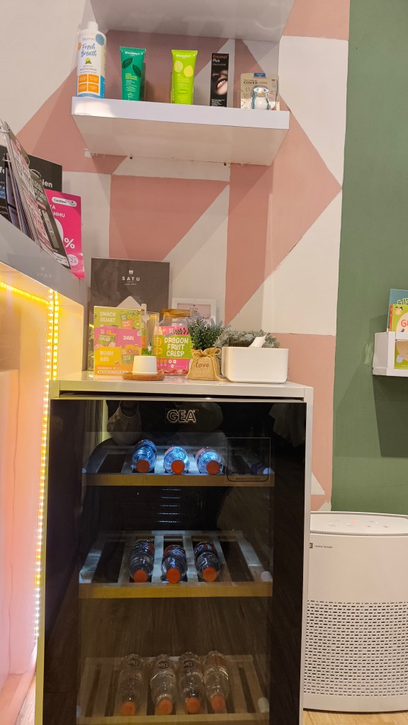 Makanan dan minuman di SATU Dental Cempaka Putih