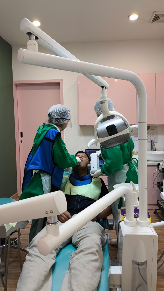 Pemeriksaan gigi di SATU Dental Cempaka Putih