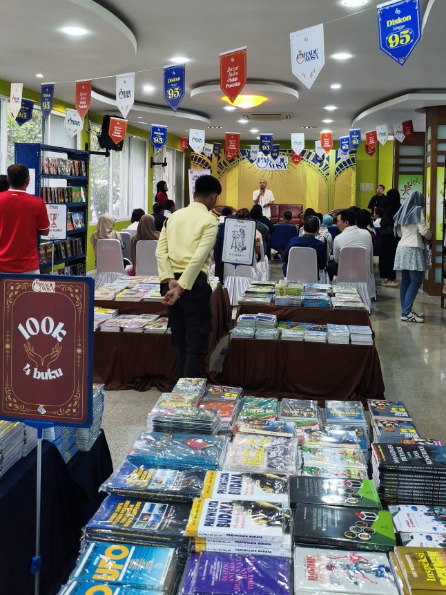 Bazar Buku di Parade Masa Balai Pustaka