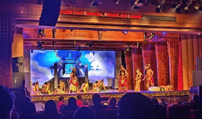 Pentas Wayang Orang Bharata